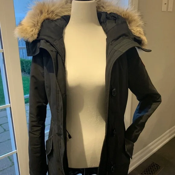 Authentic Canada Goose ROSSCLAIR PARKA - Picture 5 of 14